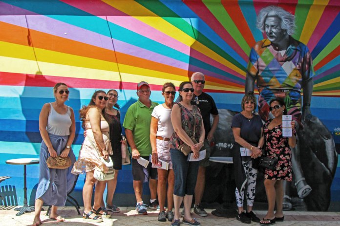 Downtown-West-Palm-Beach-Food-Tour-Group-Photo-Kobra-Mural